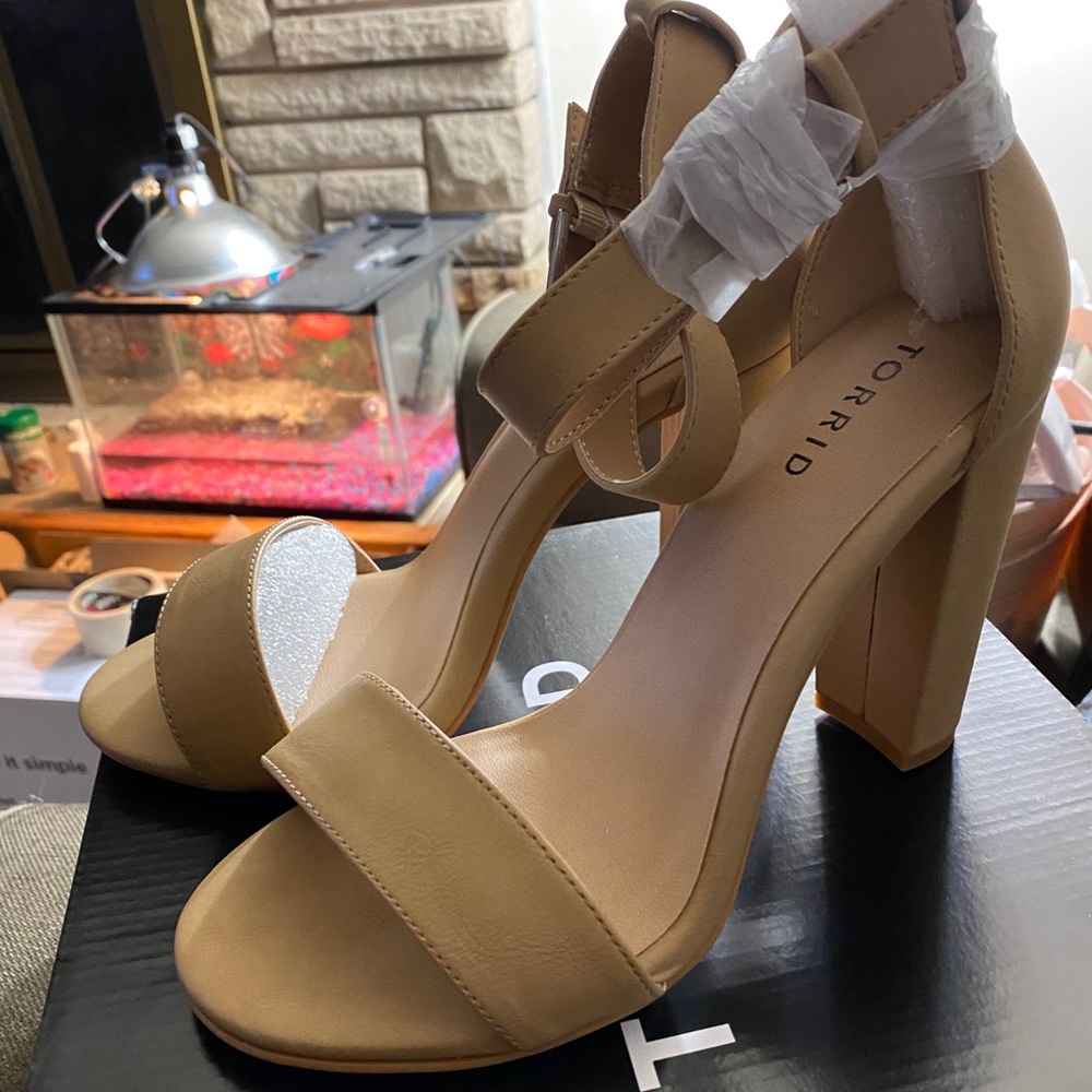 Women’s nude Torrid heels